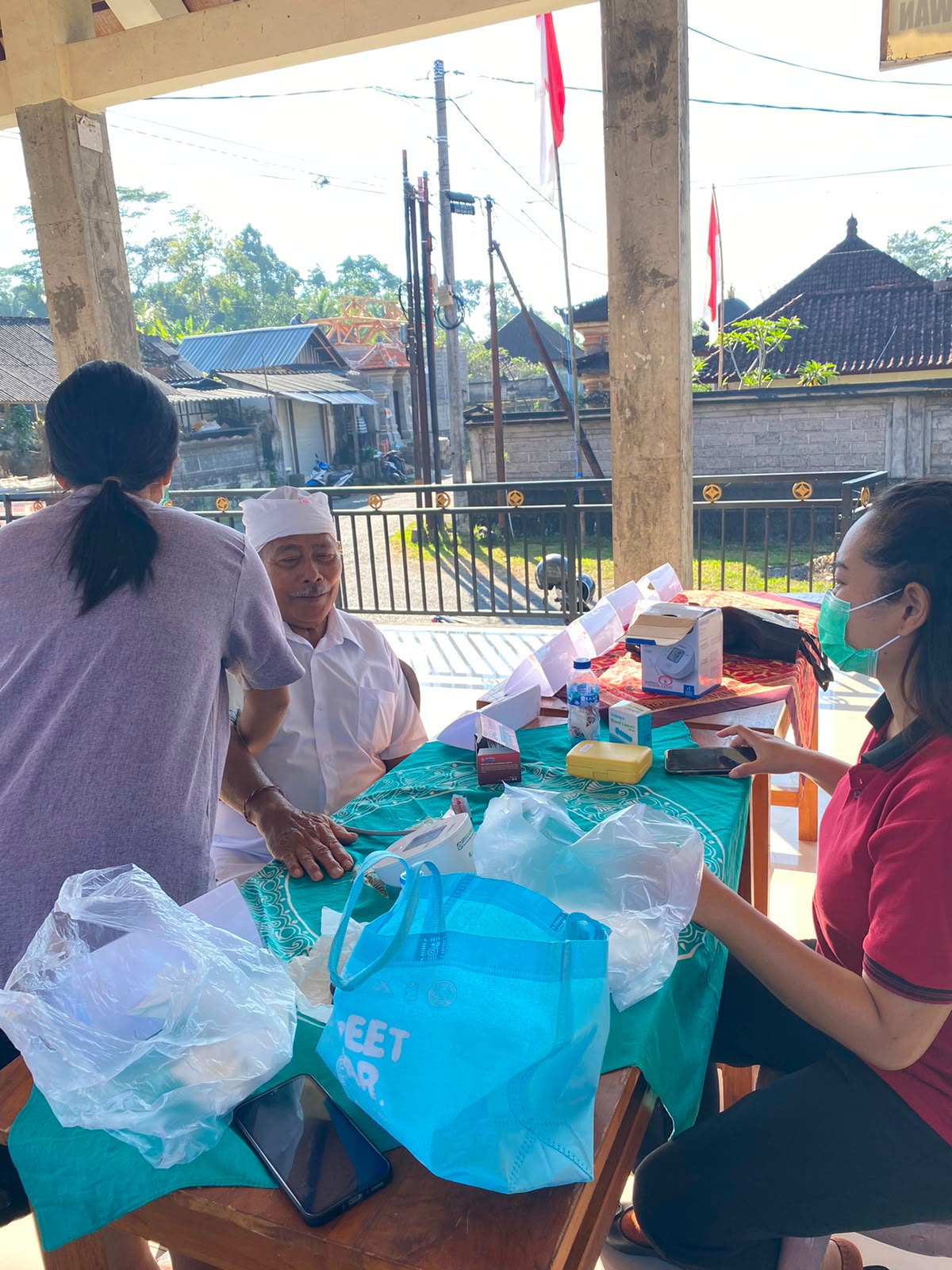 Pelaksanaan Posyandu di Banjar Sawan Berjalan Lancar, Warga Antusias Mengikuti Pelayanan Kesehatan